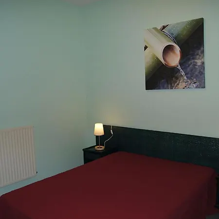 Apartment Welcoming In With Balcony