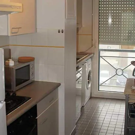 Apartment Welcoming In With Balcony *