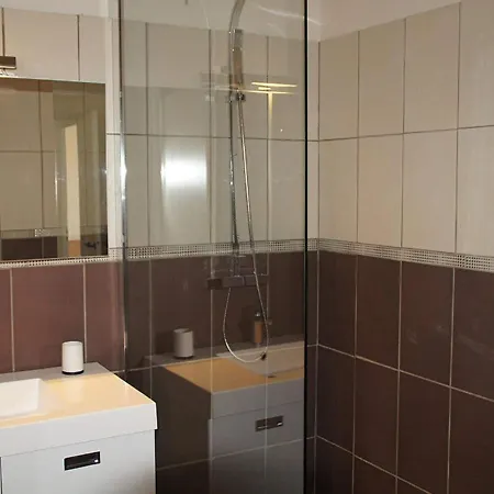 Apartment Welcoming In With Balcony *
