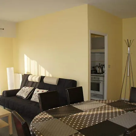 Welcoming In With Balcony Apartment